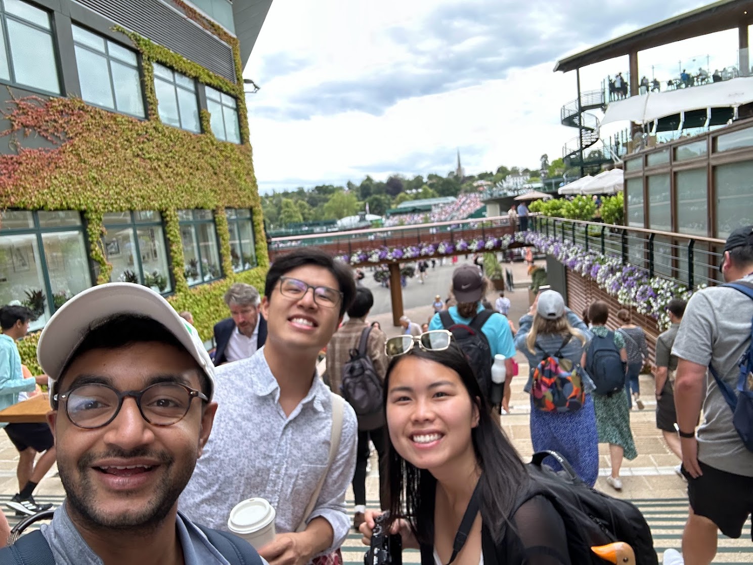 Wimbledon queue buddies